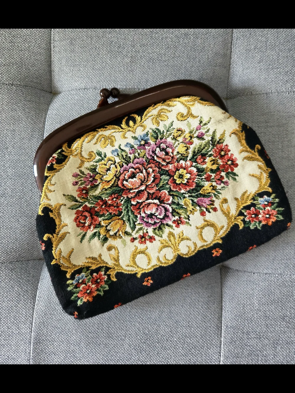 Vintage Tapestry Floral Clasp Clutch Handbag - Embroidered Roses